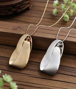 Intertwined Mobius Pendant Necklace, Modern Geometric Gold/Silver Jewelry, Long Statement Necklace, Dainty Gift for Women
